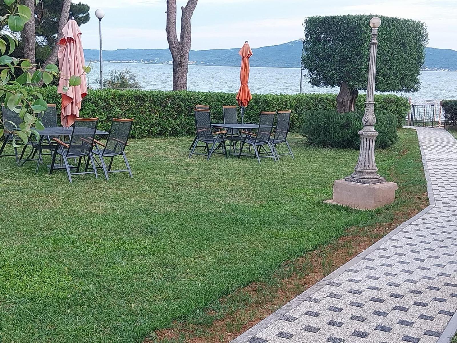 Apartments Becky On A Sandy Beach Without Crowd Sukošan 外观 照片