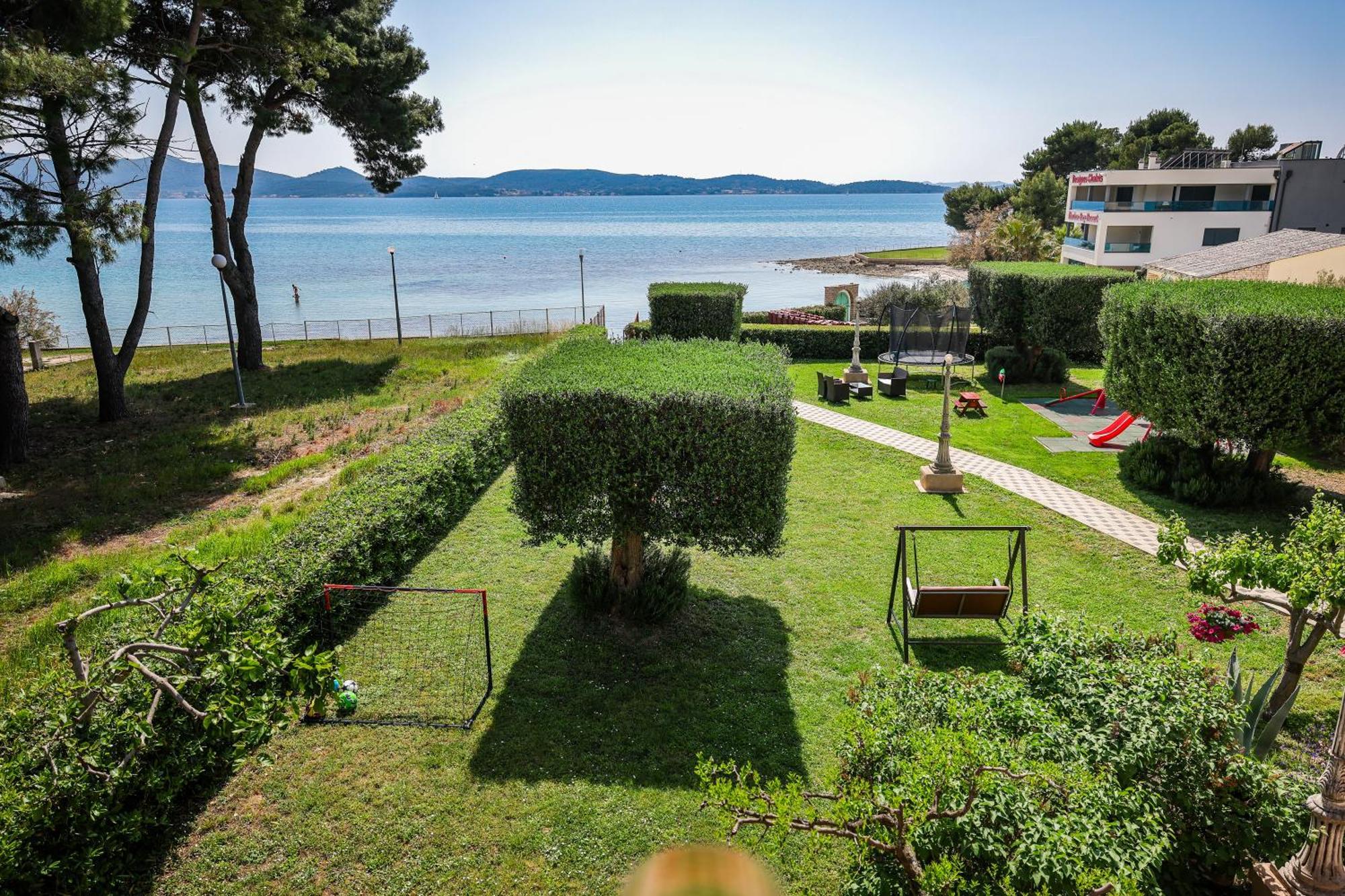 Apartments Becky On A Sandy Beach Without Crowd Sukošan 外观 照片