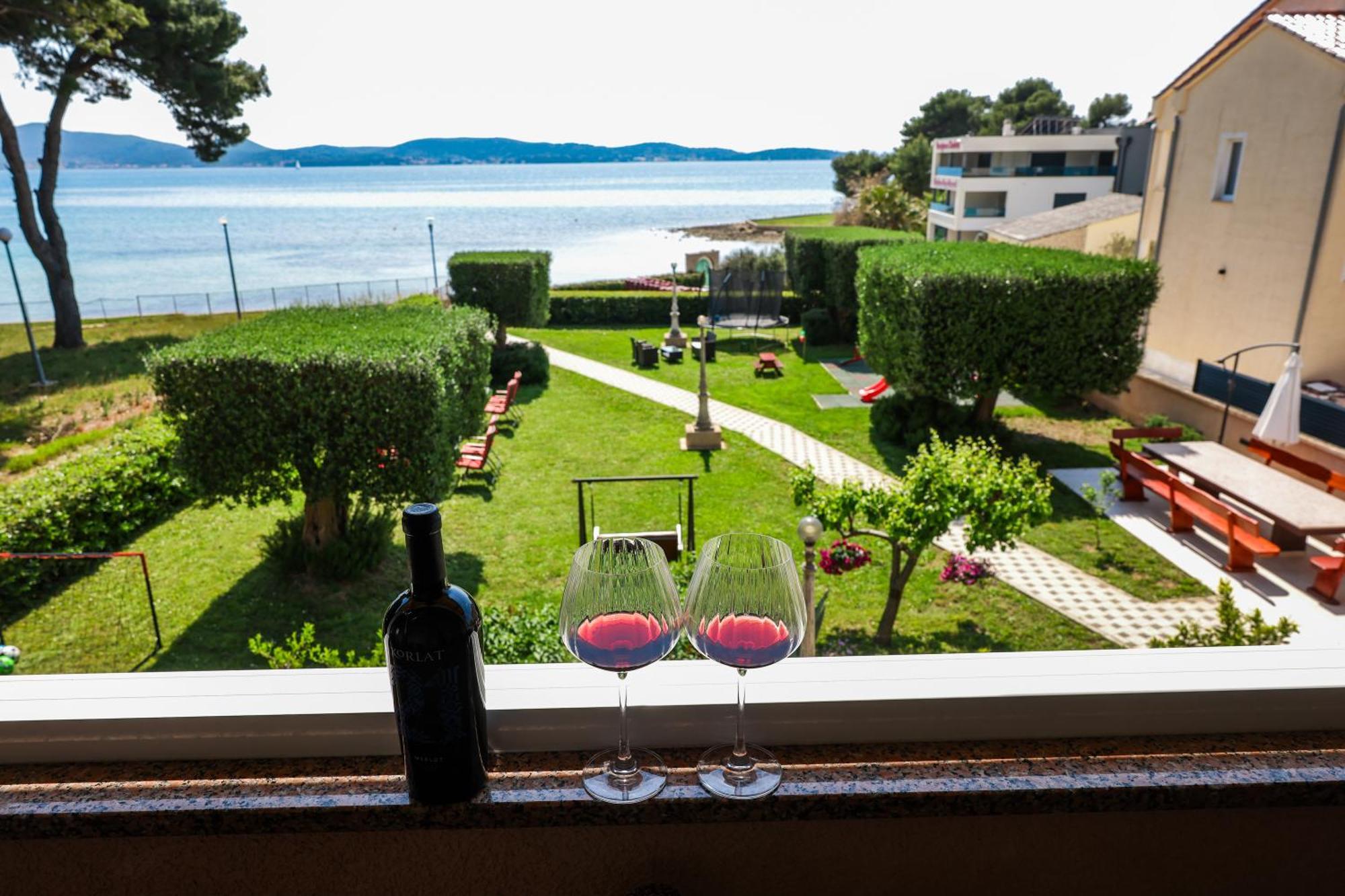 Apartments Becky On A Sandy Beach Without Crowd Sukošan 外观 照片