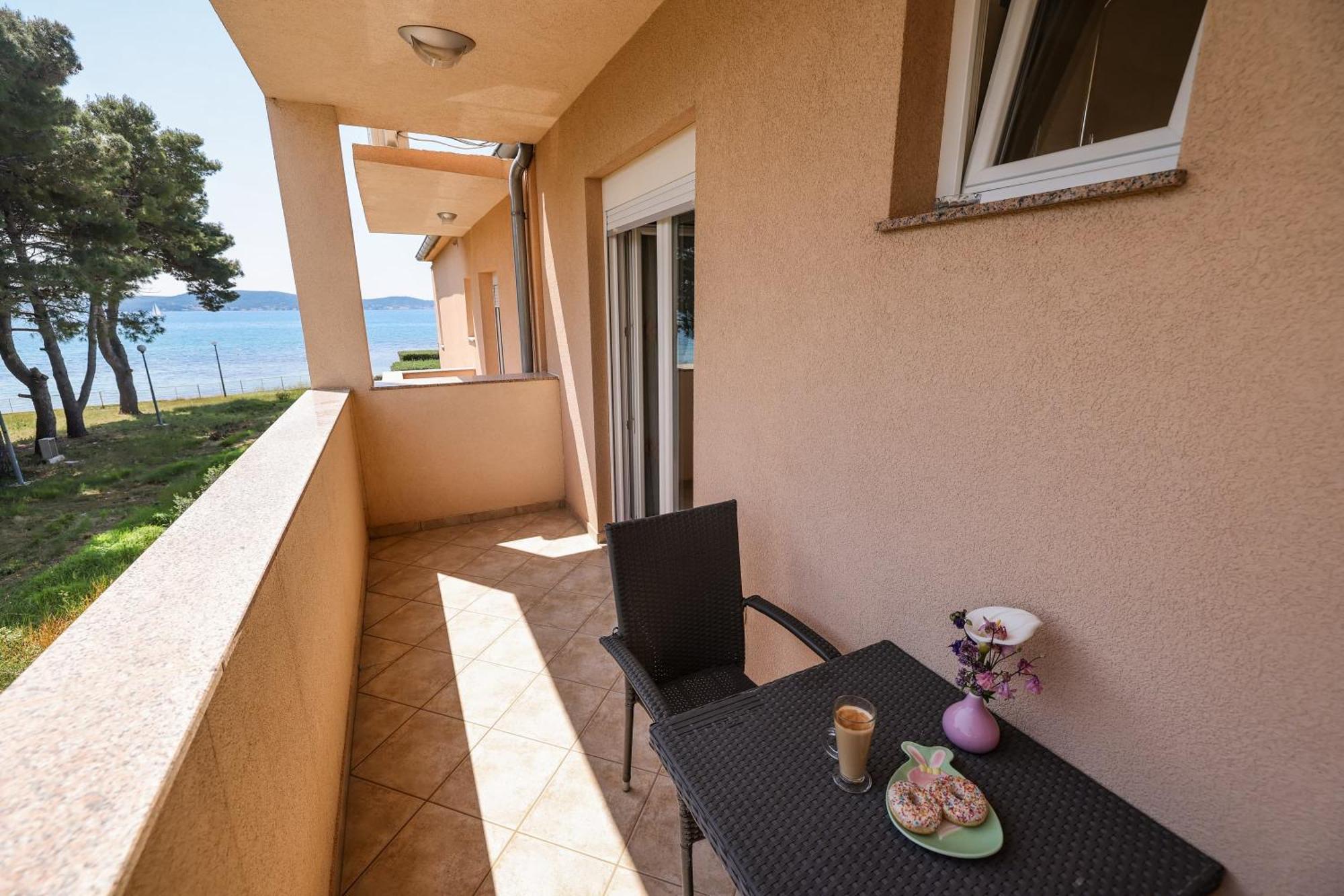 Apartments Becky On A Sandy Beach Without Crowd Sukošan 外观 照片
